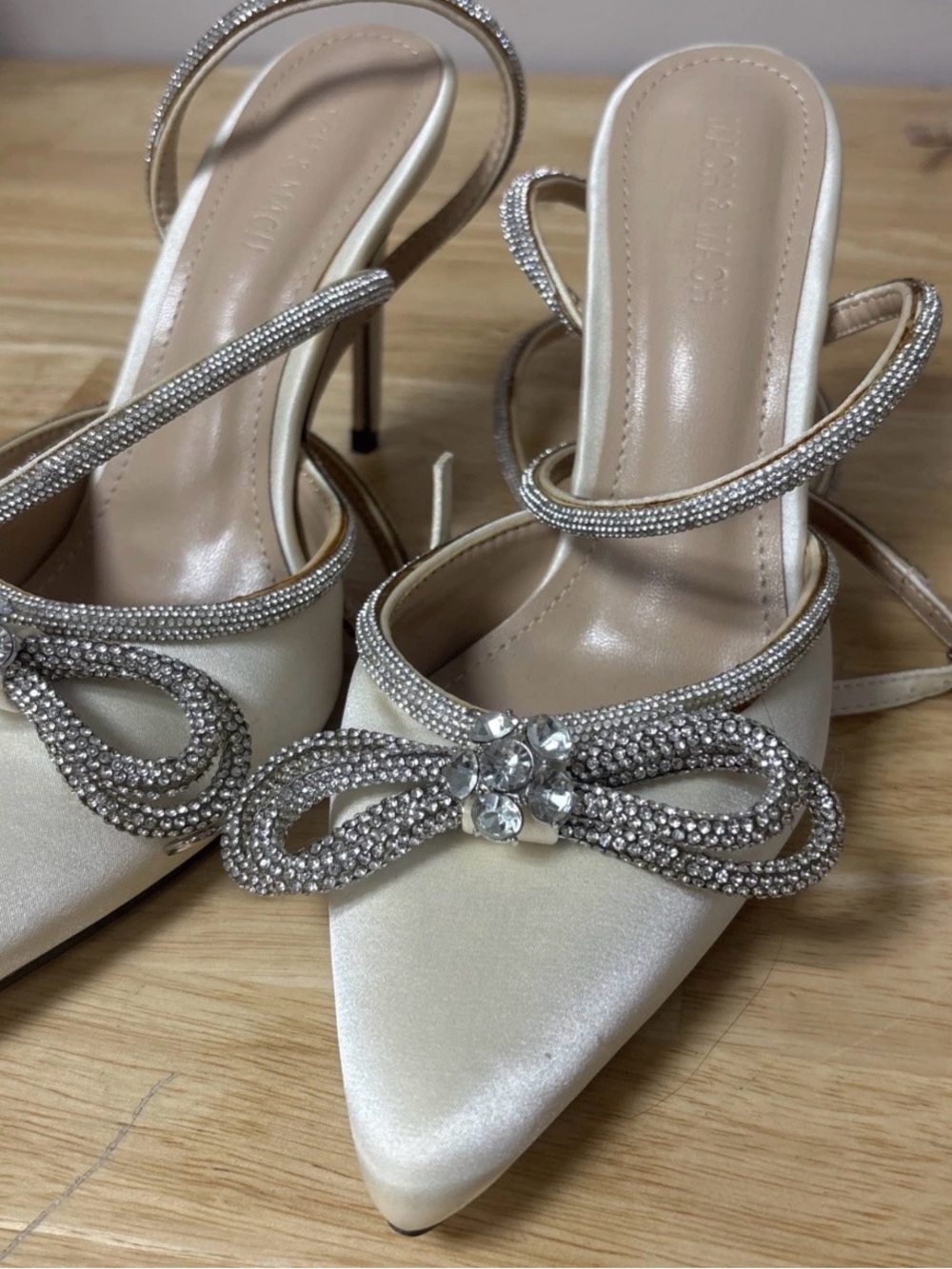 Mach & Mach Woman’s Pumps Ivory Sz 38